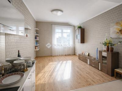 Eladó lakás Veresegyház