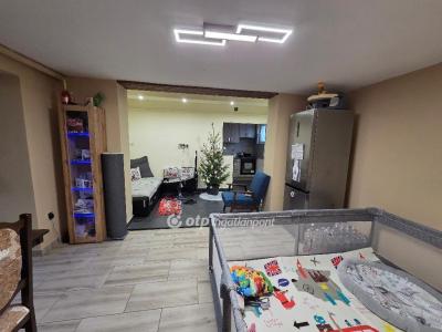 Eladó családi ház Szentes