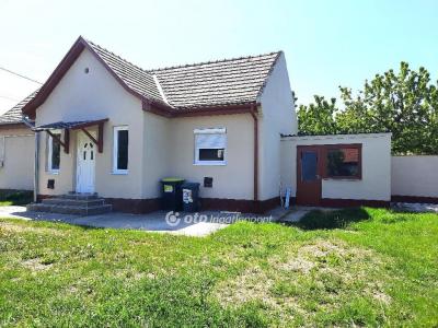Eladó családi ház Siófok