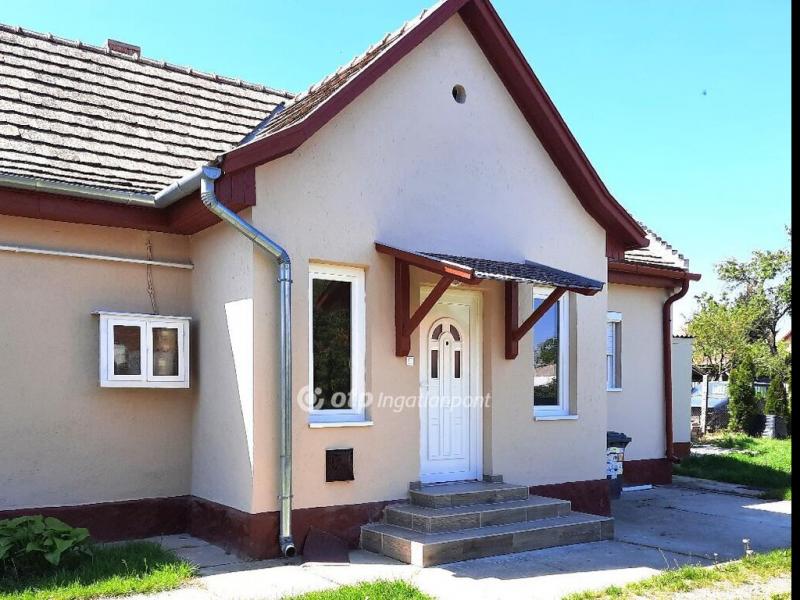 Eladó családi ház Siófok