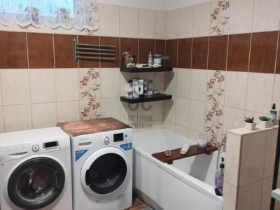 Eladó családi ház Tököl