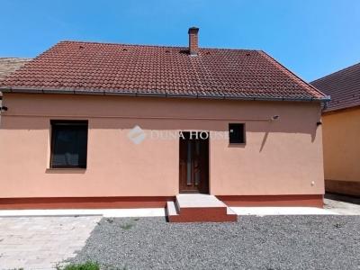 Eladó családi ház Lippó