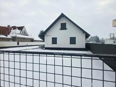 Eladó családi ház Abony