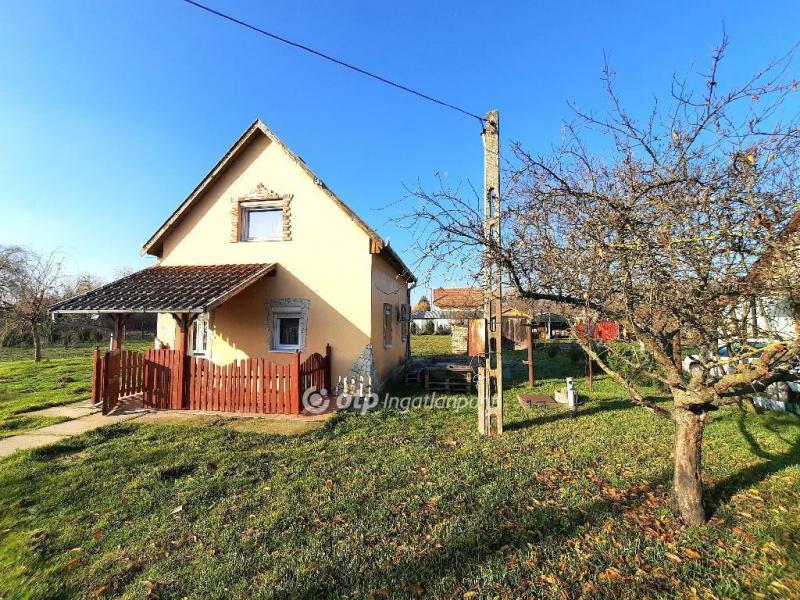 Eladó családi ház Nagykőrös