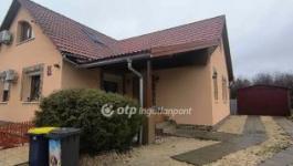 Eladó családi ház Tápiószele