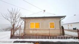 Eladó családi ház Törtel