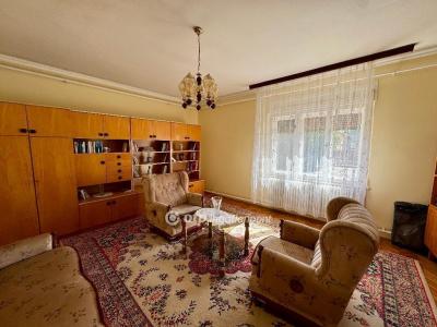 Eladó családi ház Szeged