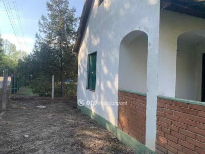 Eladó családi ház Csemő