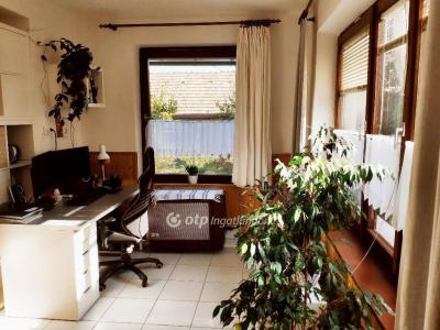 Eladó családi ház Szekszárd