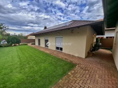 Eladó családi ház Fót