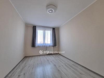 Eladó lakás Pápa