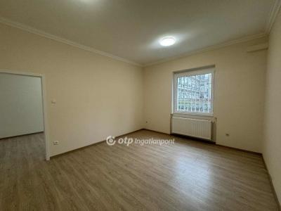 Eladó lakás Debrecen