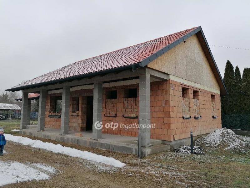 Eladó családi ház Cegléd