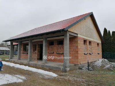 Eladó családi ház Cegléd