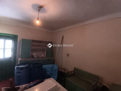 Eladó családi ház Epöl
