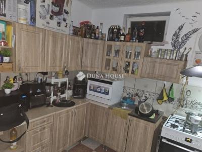 Eladó családi ház Tápiószentmárton