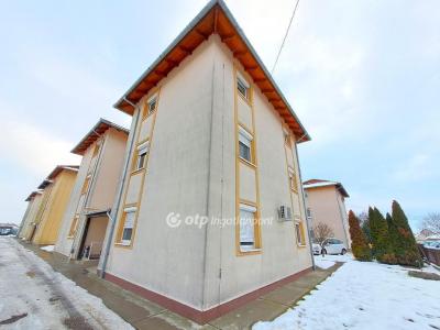 Eladó lakás Albertirsa