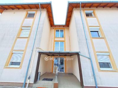 Eladó lakás Albertirsa