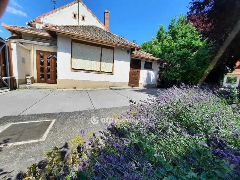 Eladó családi ház Szentes