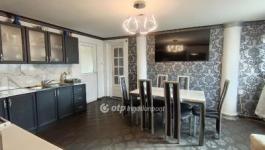 Eladó családi ház Szentes