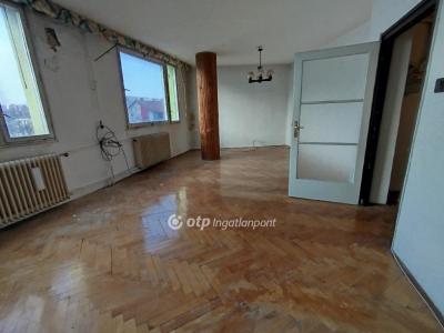 Eladó lakás Pécs