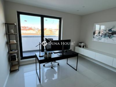 Eladó iroda családi házban Budapest