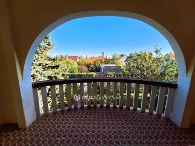 Eladó családi ház Alsóörs