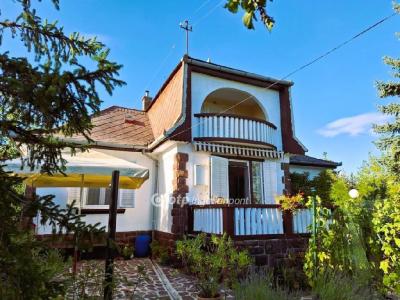 Eladó családi ház Alsóörs