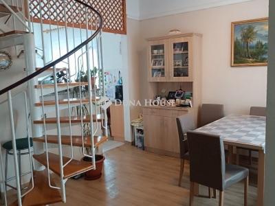 Eladó családi ház Szentmártonkáta