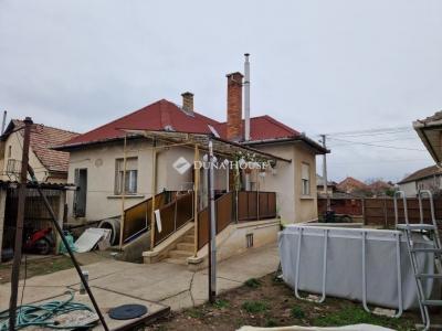 Eladó családi ház Monor