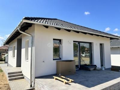 Eladó családi ház Őrbottyán