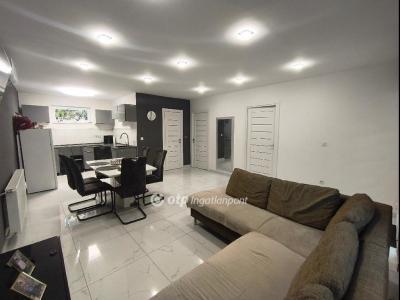 Eladó családi ház Pusztaszabolcs