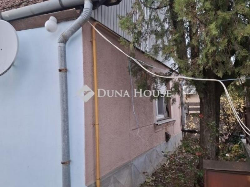 Eladó családi ház Tura