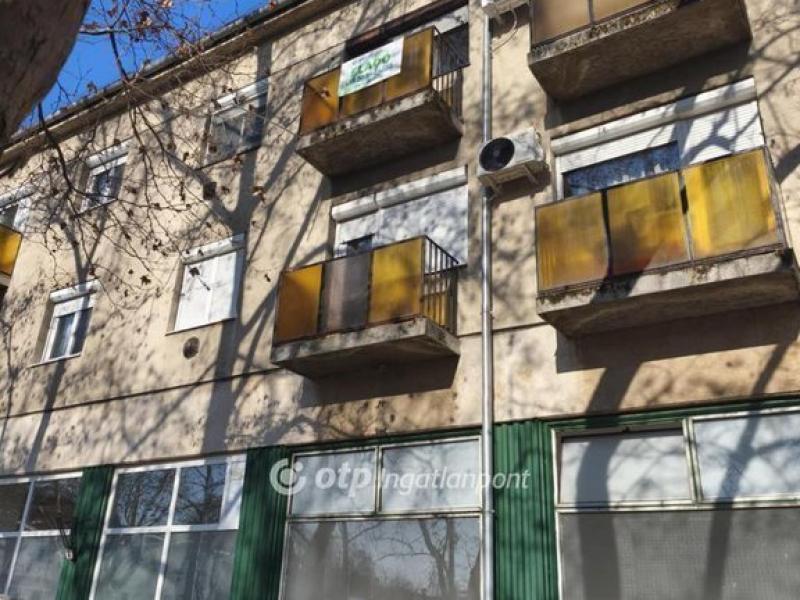 Eladó lakás Szekszárd