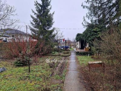 Eladó lakóövezeti telek Debrecen