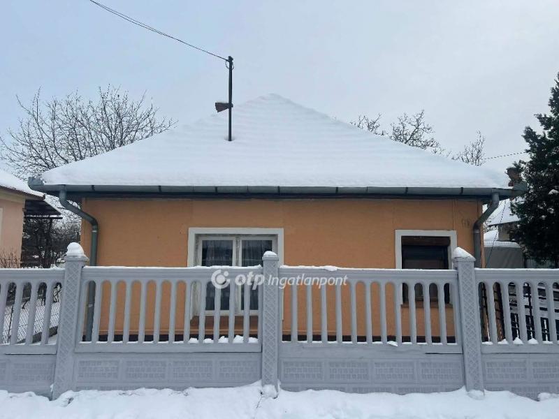 Eladó családi ház Nagykáta