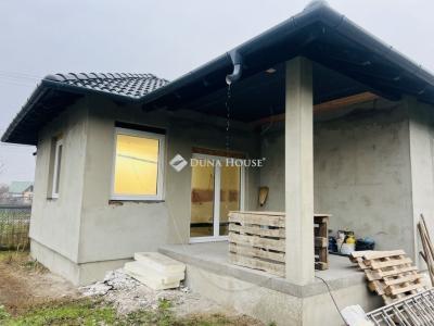 Eladó családi ház Szigethalom