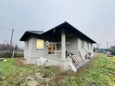 Eladó családi ház Szigethalom