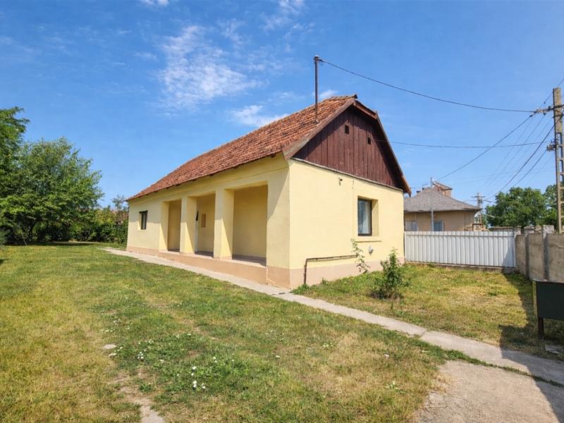 Eladó családi ház Derecske