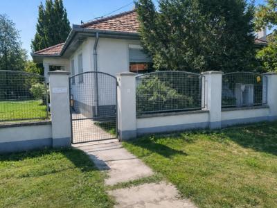 Eladó családi ház Derecske