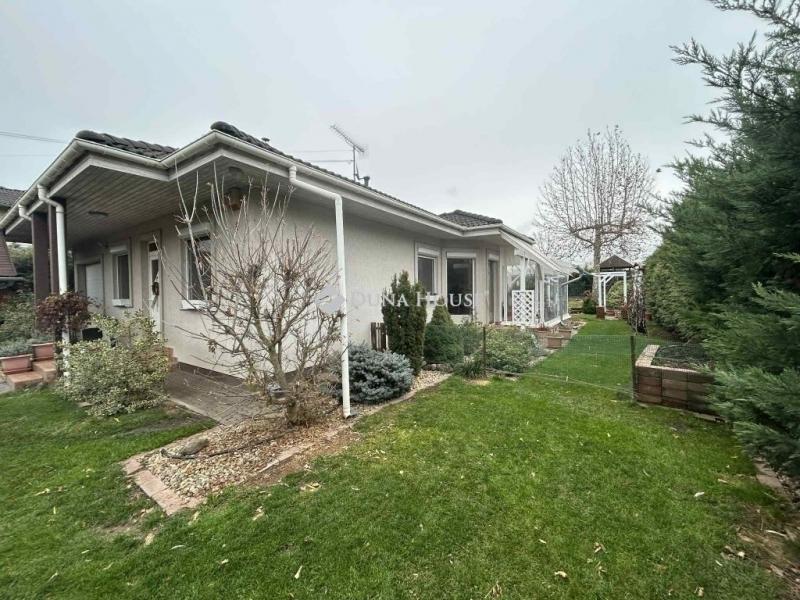 Eladó családi ház Vecsés