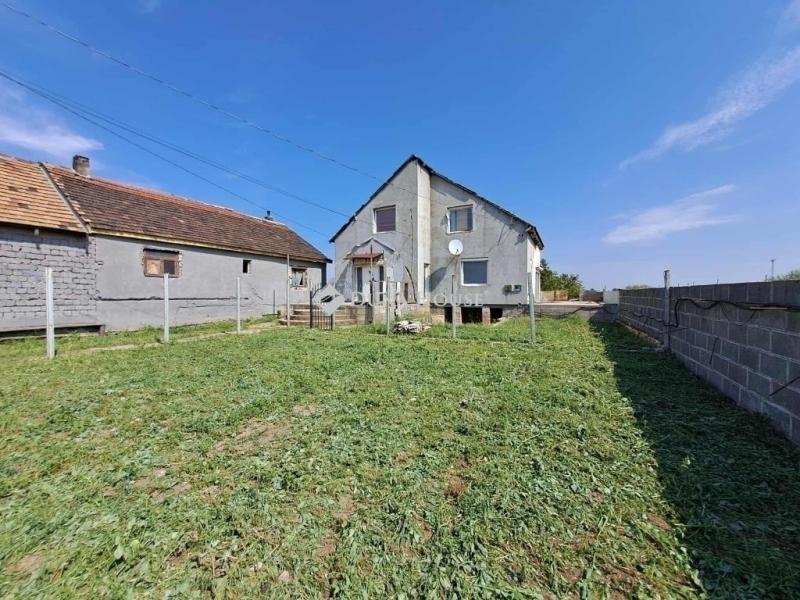 Eladó családi ház Budapest