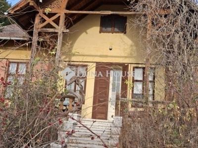 Eladó kastély Szada