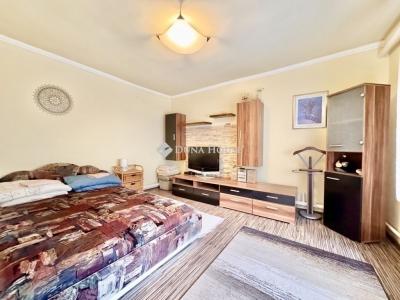 Eladó családi ház Üllő