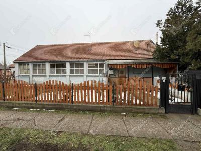 Eladó családi ház Üllő