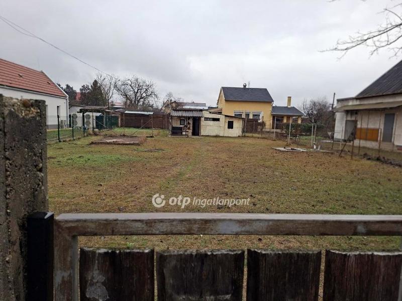 Eladó lakóövezeti telek Monor Monorierdő