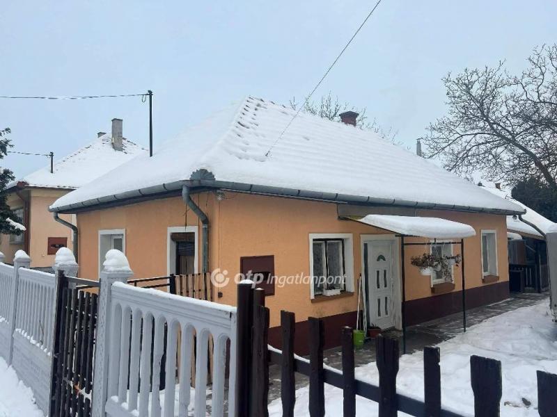 Eladó családi ház Nagykáta