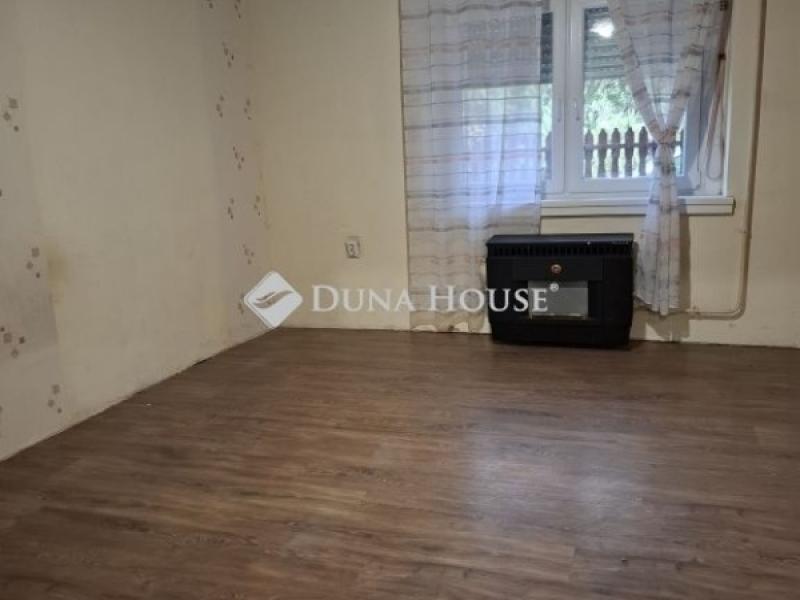 Eladó családi ház Tura