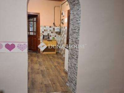 Eladó családi ház Tura