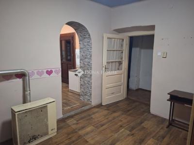 Eladó családi ház Tura